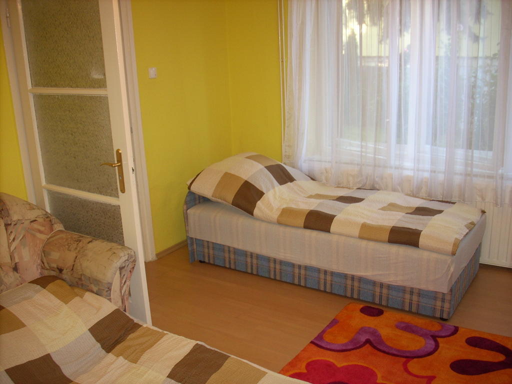 Fanni Apartman Hotell Miskolc Rom bilde